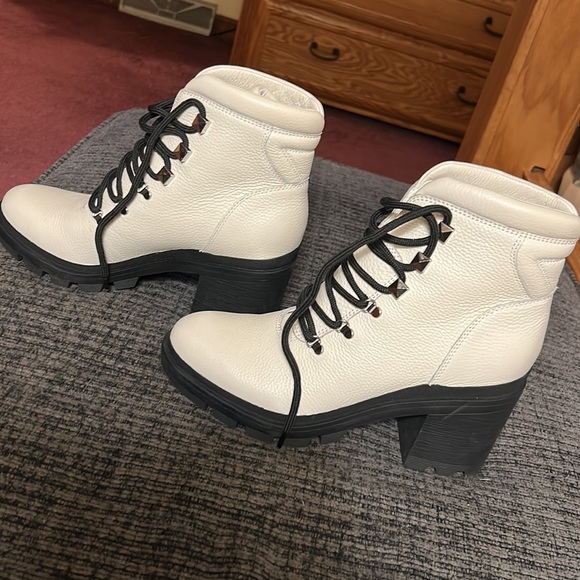 NWOT white leather booties! - Picture 2 of 5